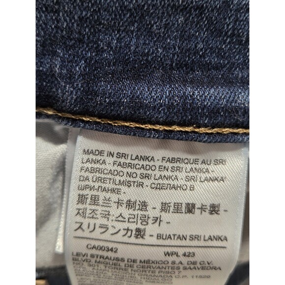 Levi's Classic Tag Size 29 Women's Blue Denim Stretch Shorts Mid Rise - Picture 7 of 12